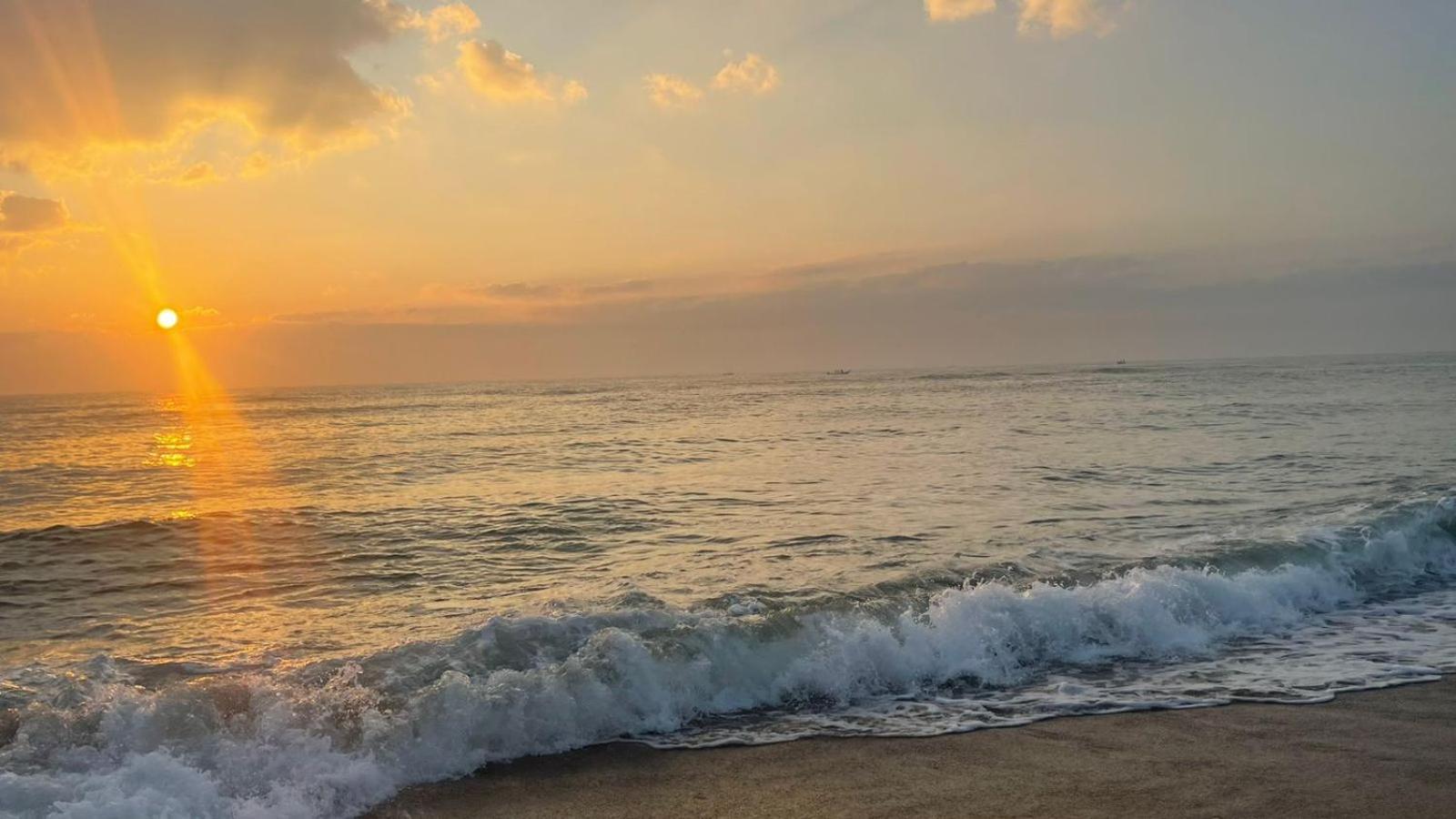 Barefootbay - Villa With Private Beach Access Chennai Bagian luar foto